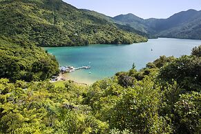 Punga Cove Resort