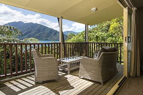 Punga Cove Resort