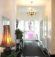 Hotel Famosa