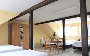 Hotel Famosa