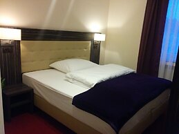 Hotel Famosa