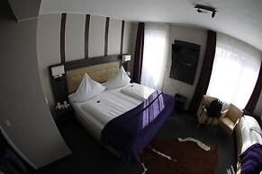 Hotel Famosa