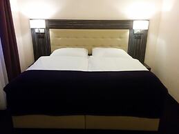 Hotel Famosa