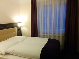 Hotel Famosa