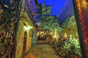 Adanos Konuk Evi