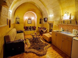Adanos Konuk Evi