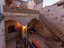 Adanos Konuk Evi