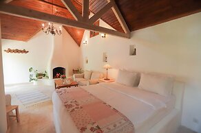Tranquilla River Lodge - Adults Only