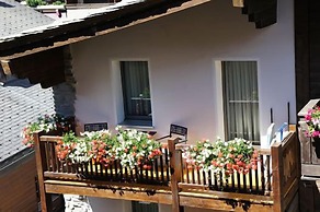 Alpine Lodge