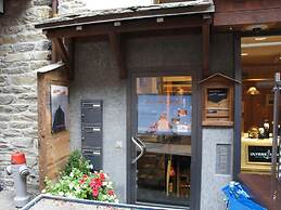 Alpine Lodge