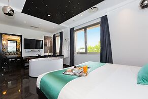 JC Hotel