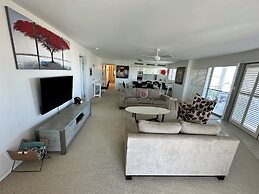Riverside Apartments & Hotel Ballina