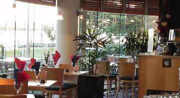 Riverside Apartments & Hotel Ballina