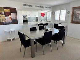 Riverside Apartments & Hotel Ballina