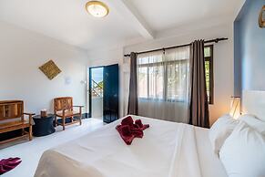 Crystal Bay Beach Resort