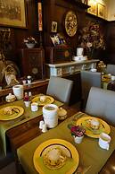 Hotel Asiris
