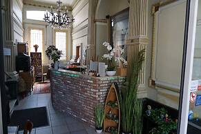 Hotel Asiris