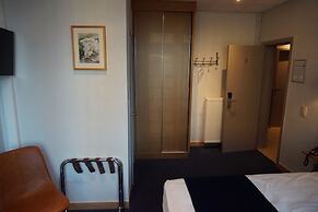 Hotel Asiris