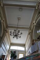 Hotel Asiris