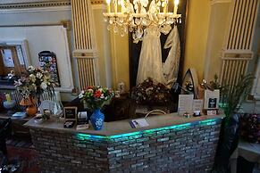 Hotel Asiris