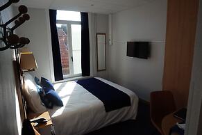 Hotel Asiris