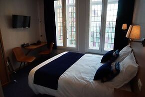 Hotel Asiris