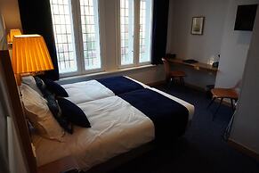 Hotel Asiris