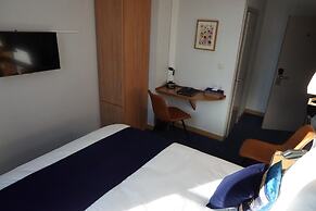 Hotel Asiris