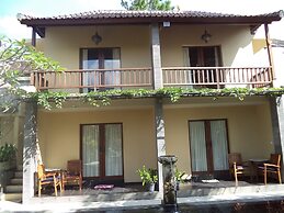 Lokasari Bungalows Spa & Gallery