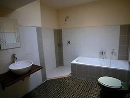 Lokasari Bungalows Spa & Gallery