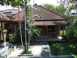 Lokasari Bungalows Spa & Gallery