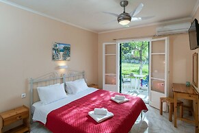Damaskis Studios a Small Complex in Kassiopi
