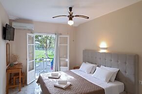 Damaskis Studios a Small Complex in Kassiopi