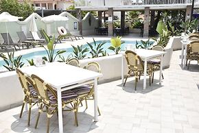 Magic Tulip Hotel