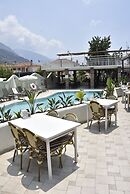 Magic Tulip Hotel