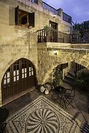 Camelot Traditional & Classic Hotel