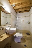 Camelot Traditional & Classic Hotel
