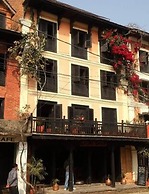 Gaun Ghar