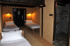 Gaun Ghar