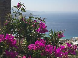Andros Prive Suites