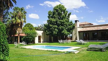 Posada Cavieres Wine Farm