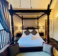 The Peak Hotel