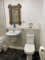 Whitehouse Guest House