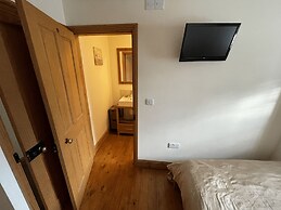 Whitehouse Guest House