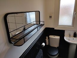Whitehouse Guest House
