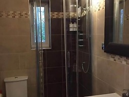 Whitehouse Guest House