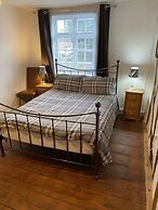 Whitehouse Guest House