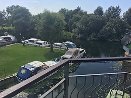 Whitehouse Guest House