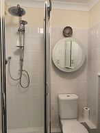 Whitehouse Guest House