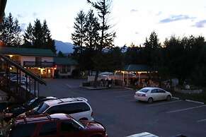 Crystal Springs Lodge